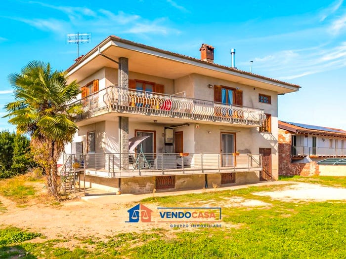 Appartamento quadrilocale in vendita in Via Bealotto, San Barnaba, Busca