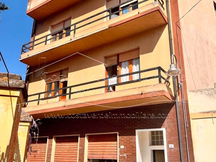Casa con 6 locali in vendita in Via Mentana, Centro, Arbus