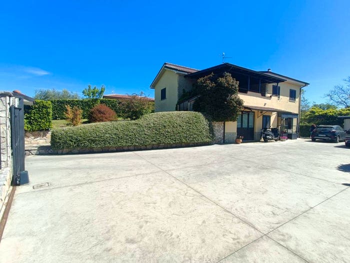 Casa con 6 locali in vendita in Strada Provinciale Colle Marini Colle Cioffi Salietto, Isernia