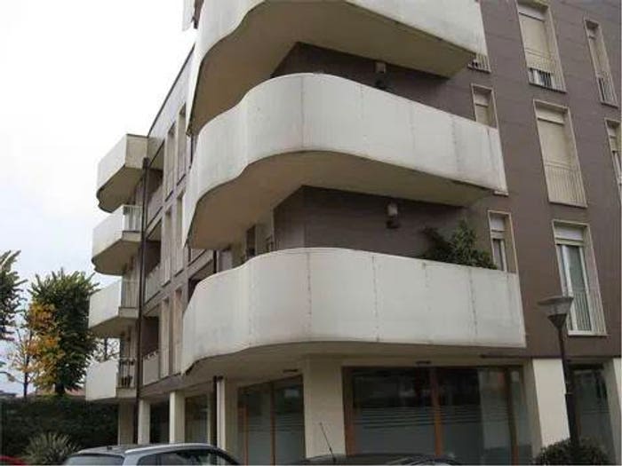 Appartamento trilocale in vendita in Centro, Erba