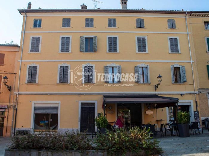 Appartamento quadrilocale in vendita in Piazza Giacomo Matteotti, Centro, Marano sul Panaro