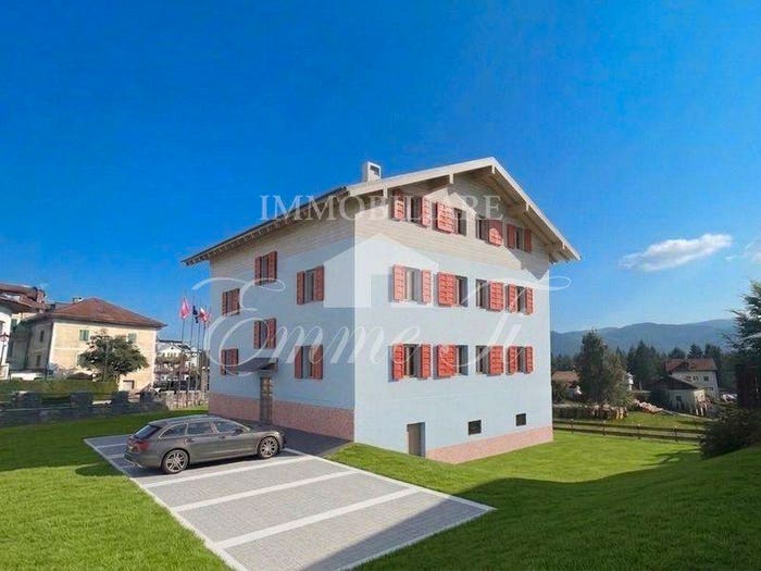 Casa trilocale in vendita in Via Venezia, Gionghi Cappella, Lavarone