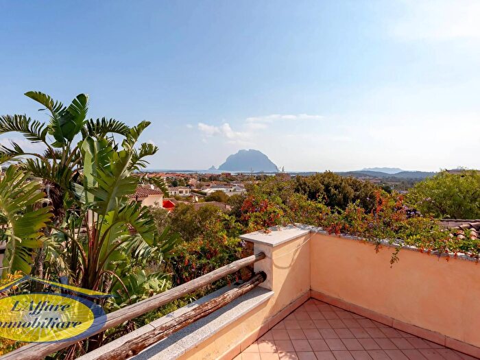 Casa con 5 locali in vendita in Via Sarrabus, Loiri Porto San Paolo