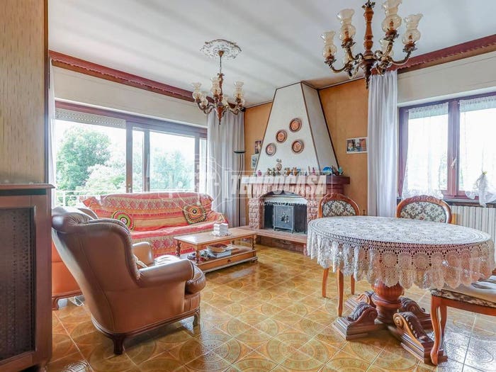 Appartamento trilocale in vendita in Via Copelli A, Centro, Luino