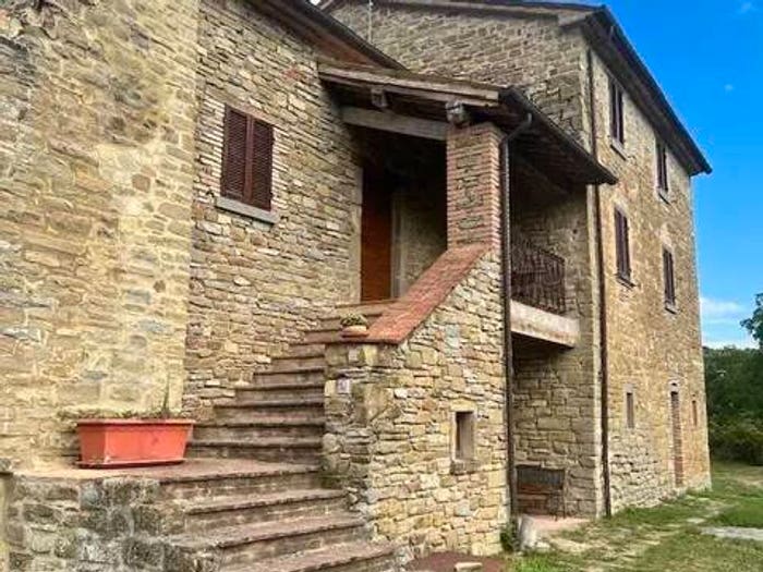Casa con 6 locali in vendita in Vocabolo Poggio, Pietralunga