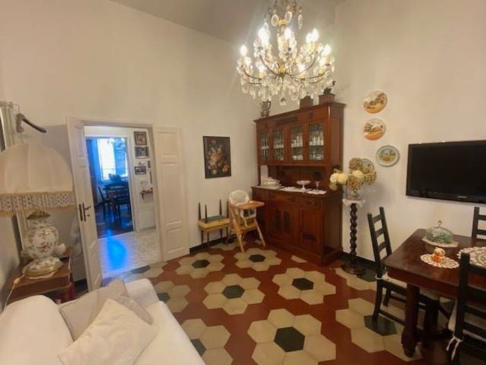 Appartamento con 5 locali in vendita in Viale Giosuè Carducci, Sorgenti, Livorno