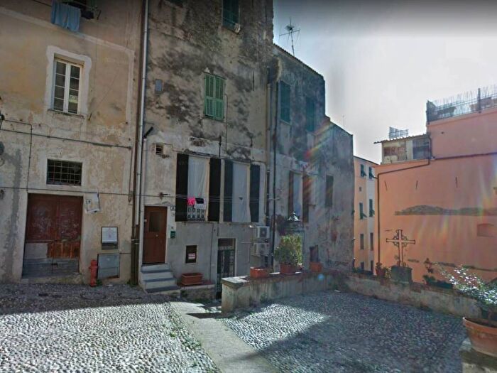 Appartamento quadrilocale in vendita in Via Cisterna, Centro Storico, Sanremo