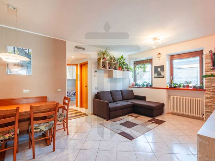 Appartamento trilocale in vendita in Via Rovereto, Oltrisarco Aslago, Bolzano