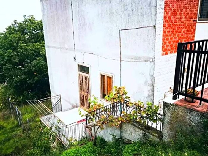 Casa quadrilocale in vendita in Via Giuseppe Di Vittorio, Volturino