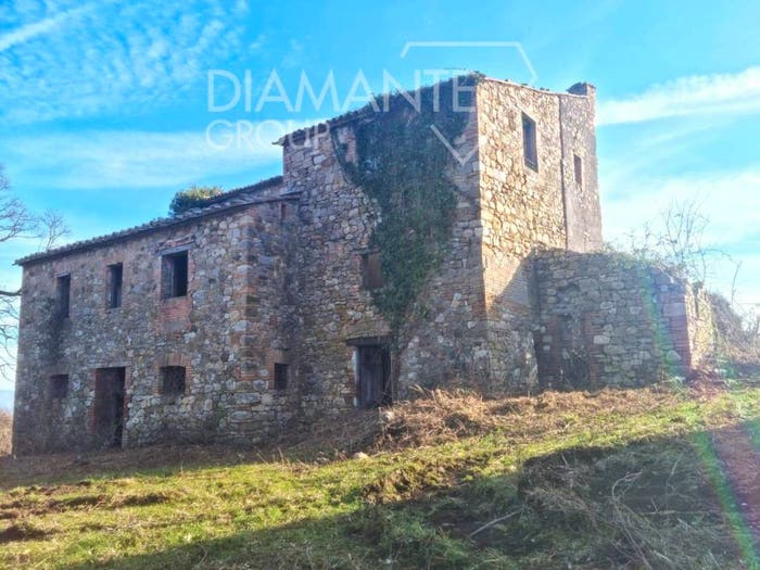 Casa con 6 locali in vendita in Allerona