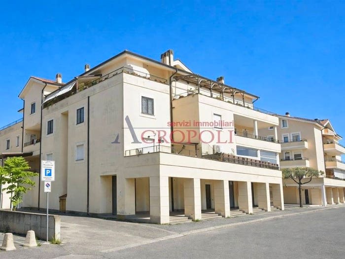 Casa con 5 locali in vendita in Via Valletti, Bracciano