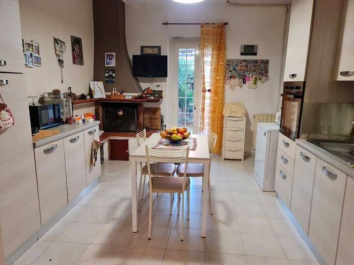 Casa con 6 locali in vendita in Marina di Carrara, Carrara