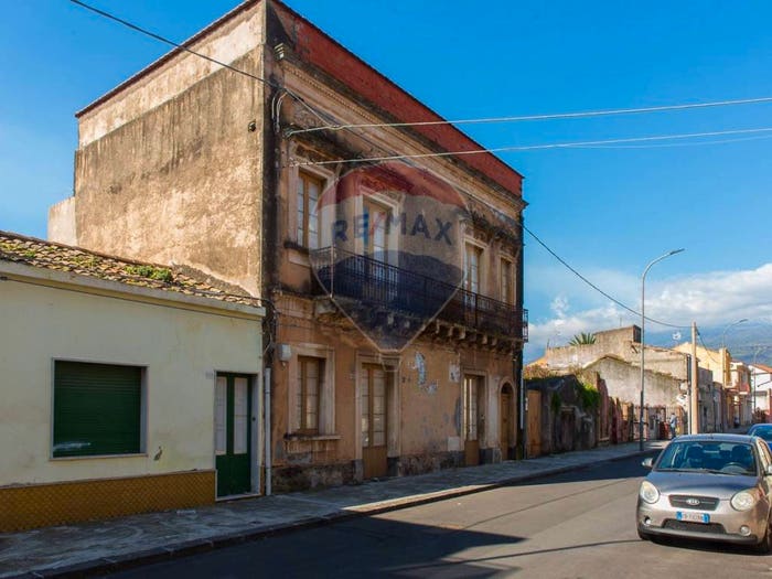 Casa con 6 locali in vendita in Via Marina, Fiumefreddo di Sicilia