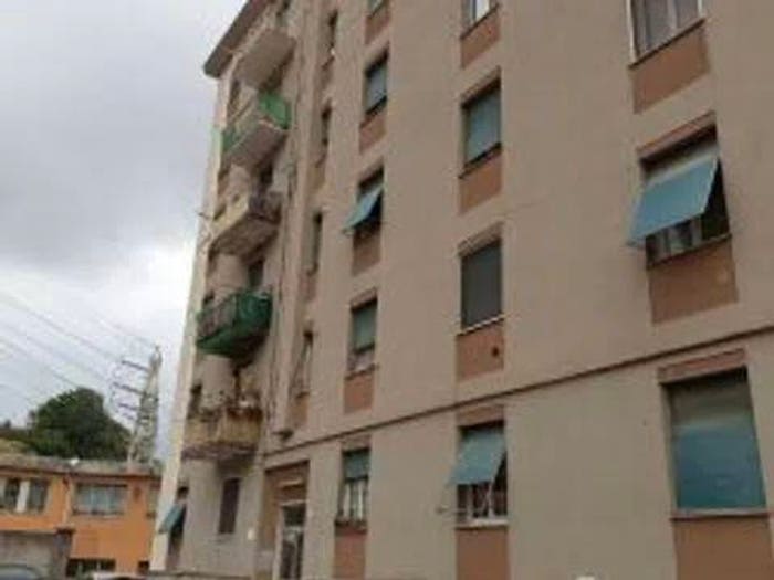 Appartamento trilocale in vendita in Via Monfenera B, Bolzaneto, Genova