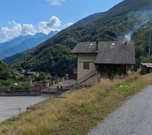 Appartamento con 5 locali in vendita in Località Campeglio Snc, Bognanco