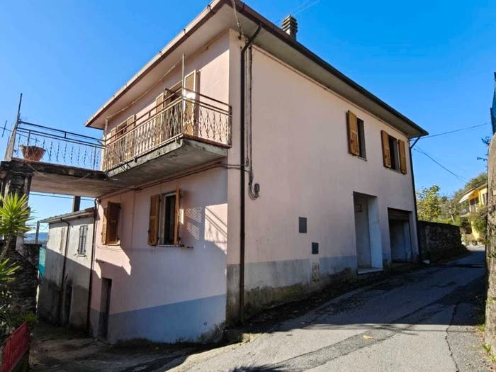 Casa con 6 locali in vendita in Via di Corte, Licciana Nardi