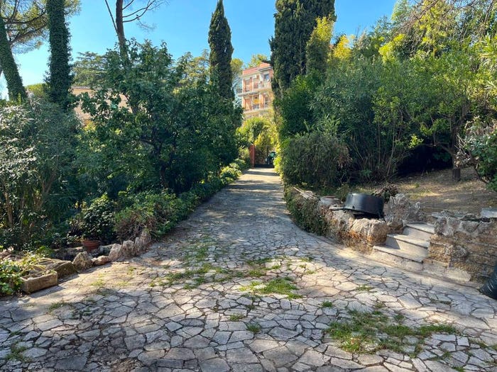Casa con 6 locali in vendita in Via Reggio Emilia, Centro, Mentana