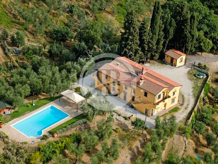 Casa con 6 locali in vendita in Monsummano Terme