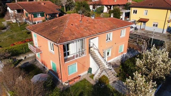 Casa con 6 locali in vendita in Via Privata Cascine, Centro, Cittiglio