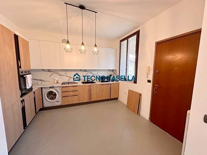 Appartamento trilocale in vendita in via Vittorio Veneto, Centro, Arluno