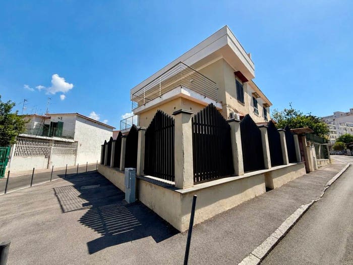 Casa quadrilocale in vendita in Via Lago Fusaro, Ponticelli, Napoli