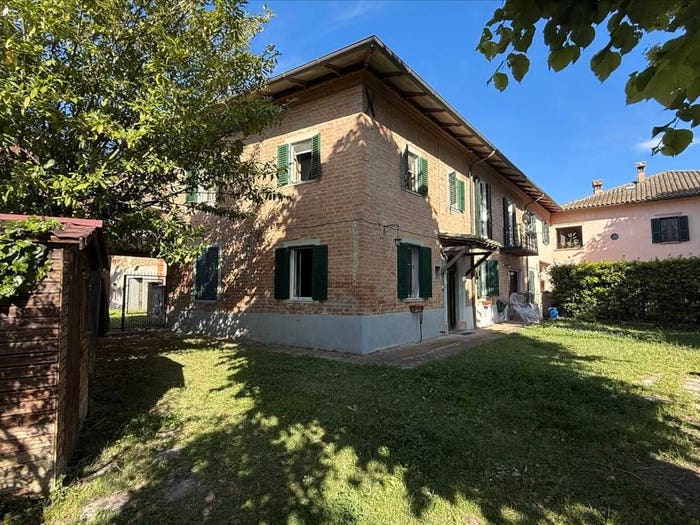 Casa quadrilocale in vendita in Piazza S Lorenzo, Gioiella, Castiglione del Lago