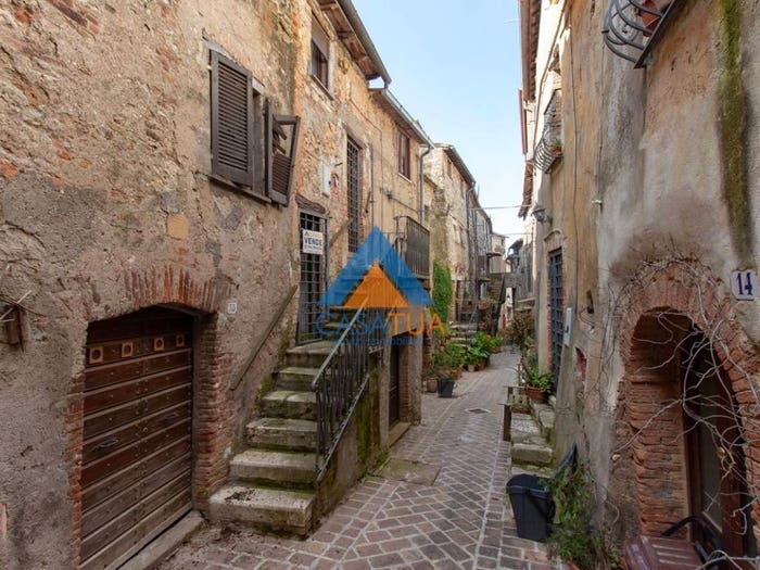 Casa con 6 locali in vendita in Via Giuseppe Garibaldi, Giove