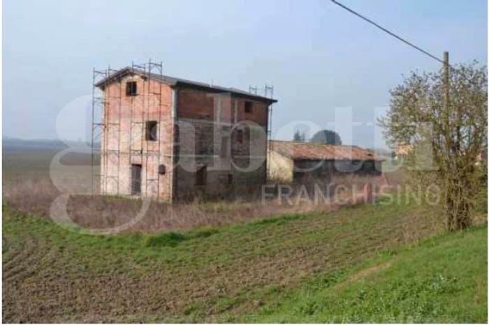 Casa con 6 locali in vendita in Cavarzere Località Ribasso, Cavarzere