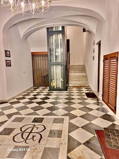 Appartamento trilocale in vendita in Via Roma, Marina, Cagliari