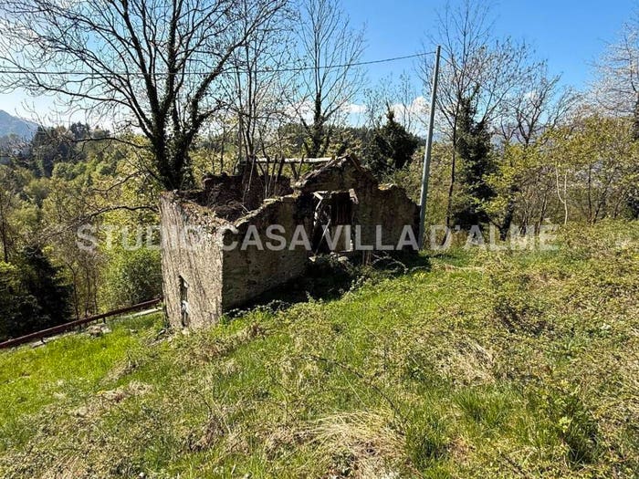 Casa monolocale in vendita in Via Risorgimento, Dossena
