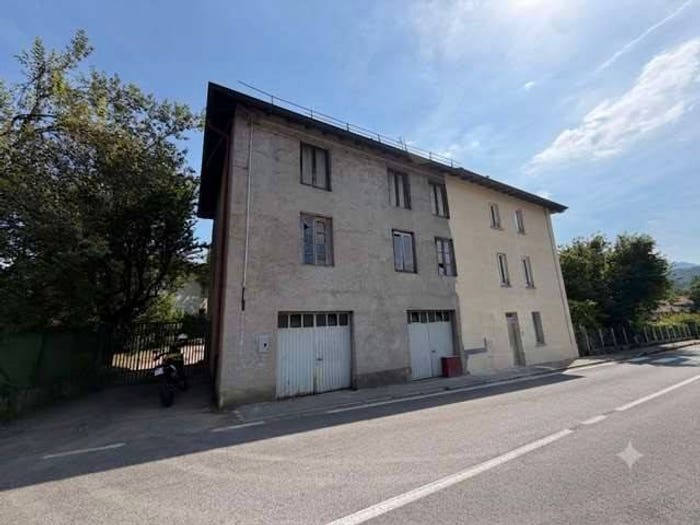 Casa con 5 locali in vendita in Via Monte Rosa, Brinzio