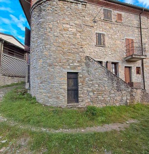 Casa trilocale in vendita in Rubero, Zavattarello