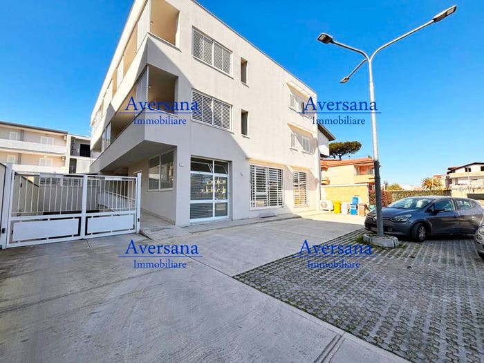 Appartamento quadrilocale in vendita in Via Vittorio Veneto, Parete