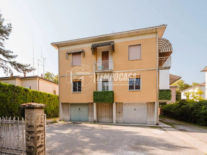 Appartamento trilocale in vendita in Viale Vittorio Saltini, Centro, Correggio