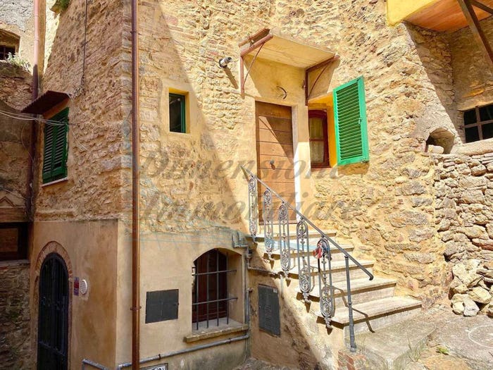 Appartamento quadrilocale in vendita in Piazza Giacomo Matteotti, Montescudaio