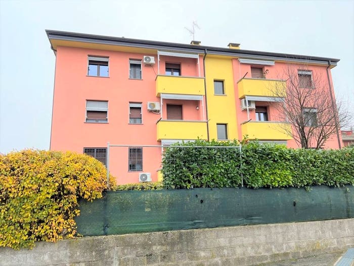 Appartamento trilocale in vendita in Via Centese, San Donino, Argelato