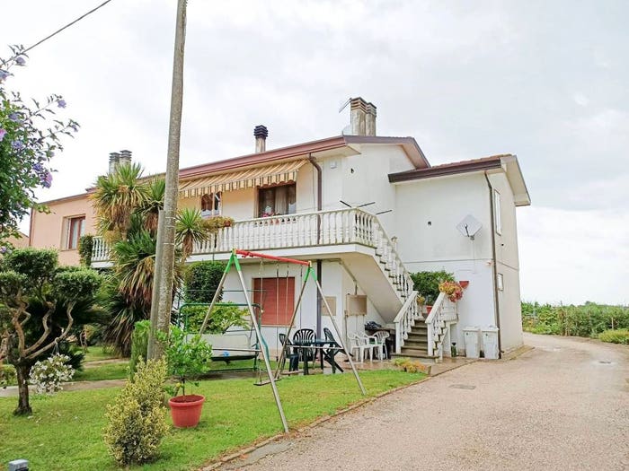 Casa con 6 locali in vendita in Via Garzara, Corbola
