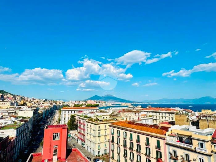 Appartamento quadrilocale in vendita in Via Piedigrotta, Mergellina Piedigrotta, Napoli