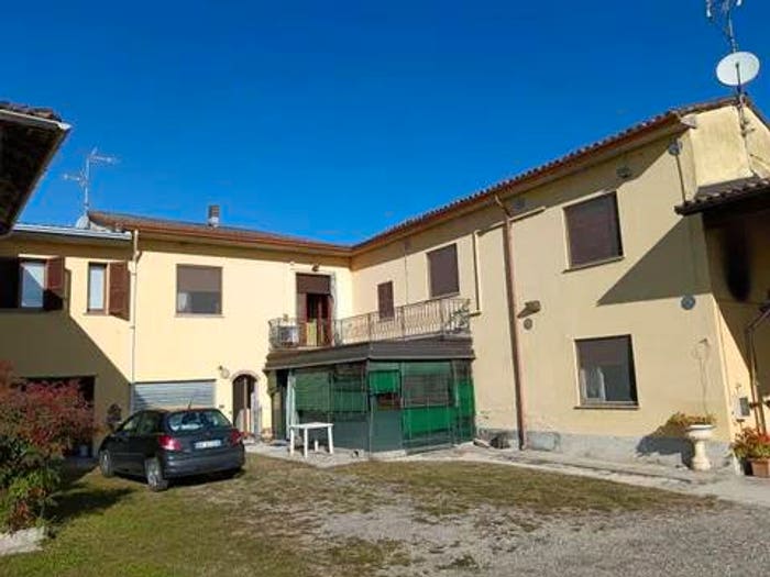 Casa quadrilocale in vendita in Arena Po