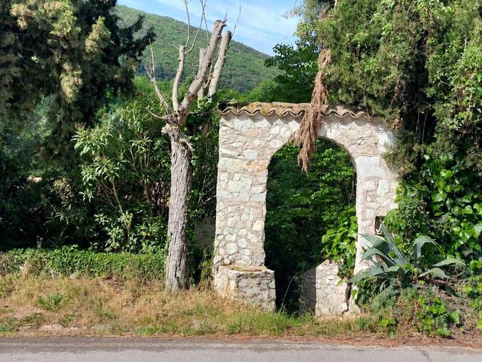 Appartamento con 6 locali in vendita in Via Farense, Toffia