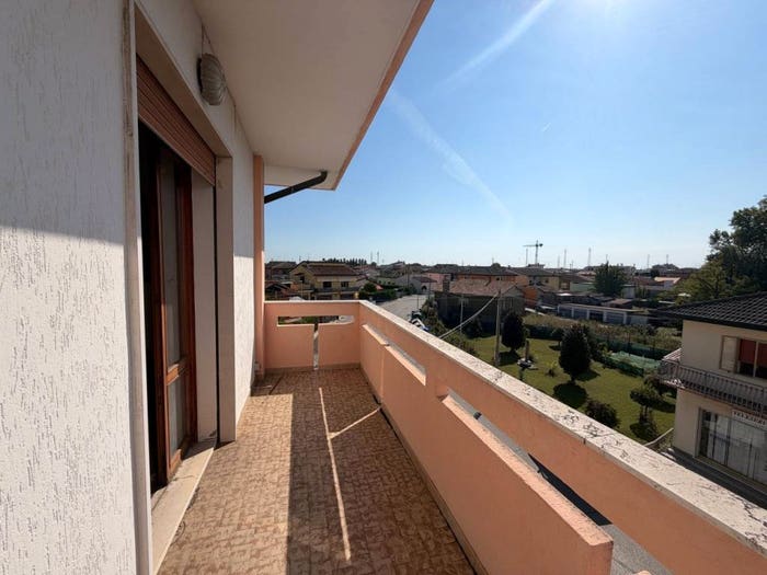 Appartamento trilocale in vendita in Via Papa Giovanni XXIII, Brondolo, Chioggia