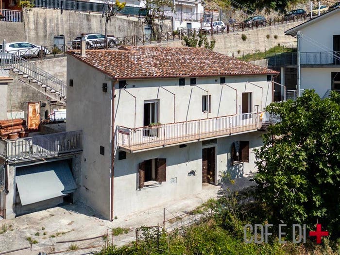 Casa quadrilocale in vendita in Via San Giacomo, Poggio Bustone