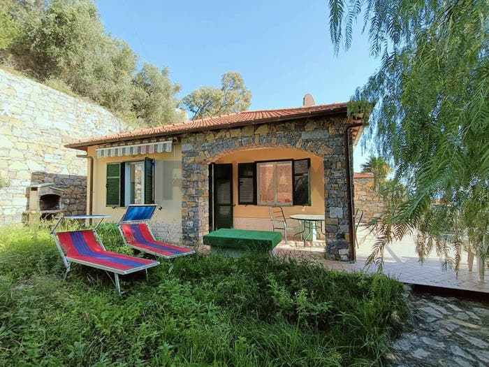 Casa con 6 locali in vendita in Via Fossati, Cipressa