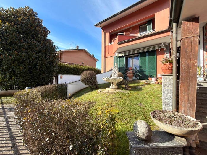 Casa con 5 locali in vendita in Via Pietro Nenni, Centro, Lacchiarella