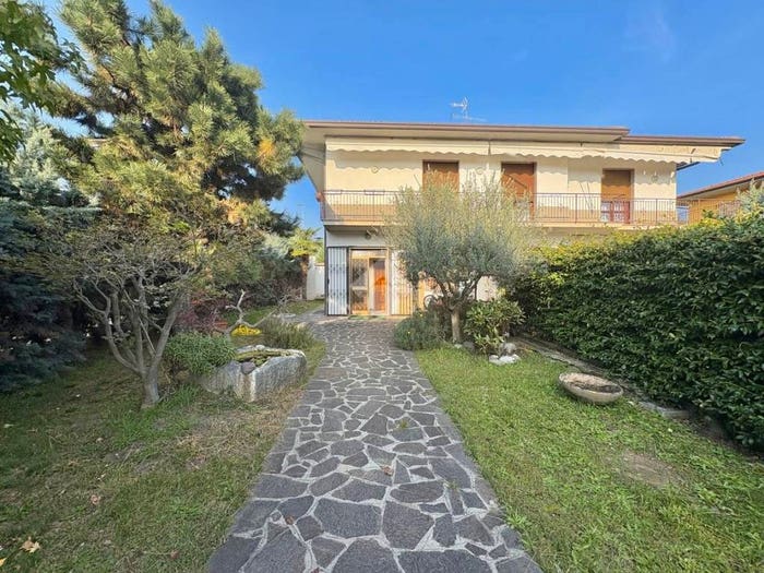 Appartamento trilocale in vendita in Via lazzaretto, Centro, Adro