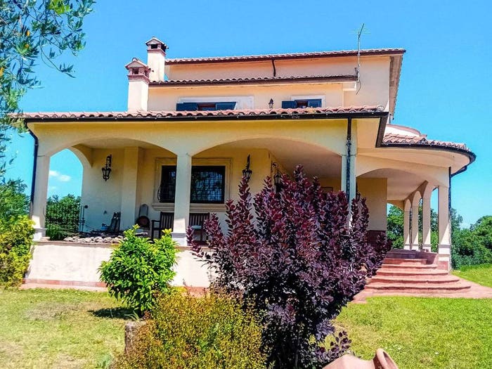 Casa con 6 locali in vendita in strada Loiano, Gallese