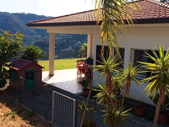 Casa con 6 locali in vendita in Centro, Camporosso