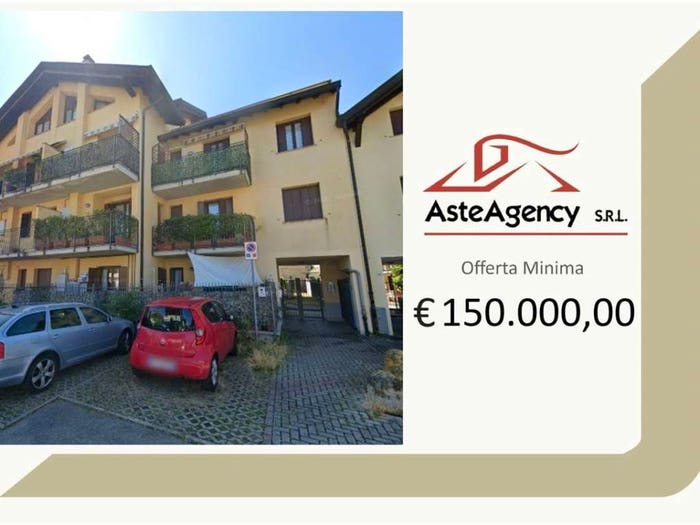 Appartamento con 5 locali in vendita in Via Damiano Chiesa, Centro, Marnate