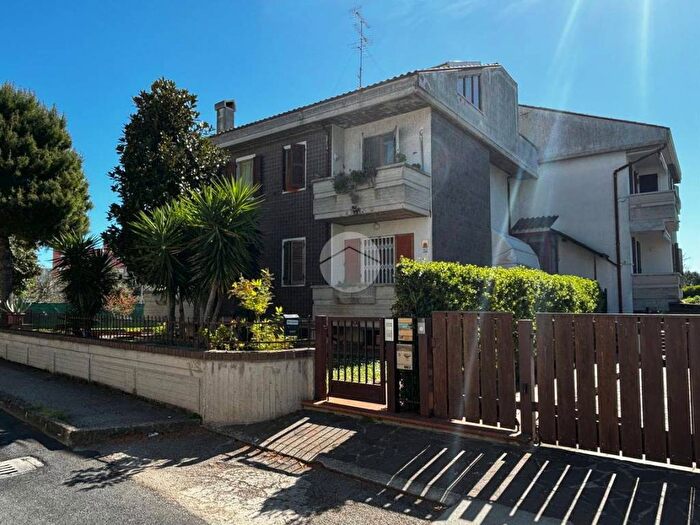 Appartamento con 5 locali in vendita in Via Fanella, Fano Flaminio, Fano
