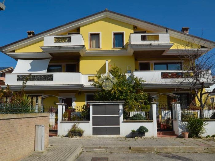 Appartamento con 5 locali in vendita in Viale Petruzzi, Fonte Umano San Martino Alta, Città Sant'Angelo
